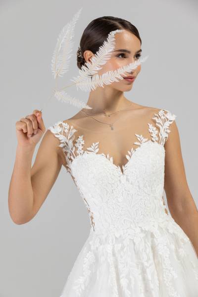 Robe de mariée  bustier Line collection Eglantine Anthea N'dri Marseille Var